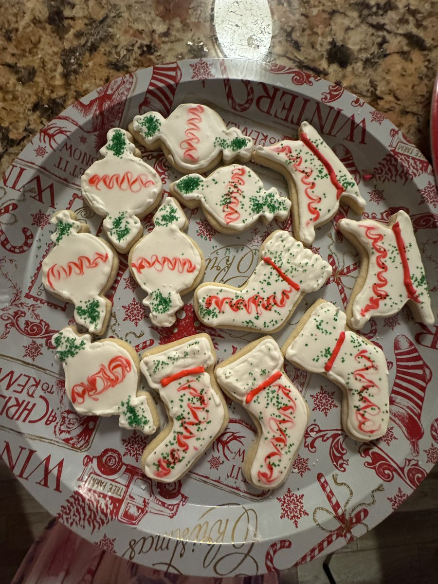 TheFefinator's tweet image. Christmas cookies! Pt 1 😂 
German sugar cookies
They are mostly butter 😈