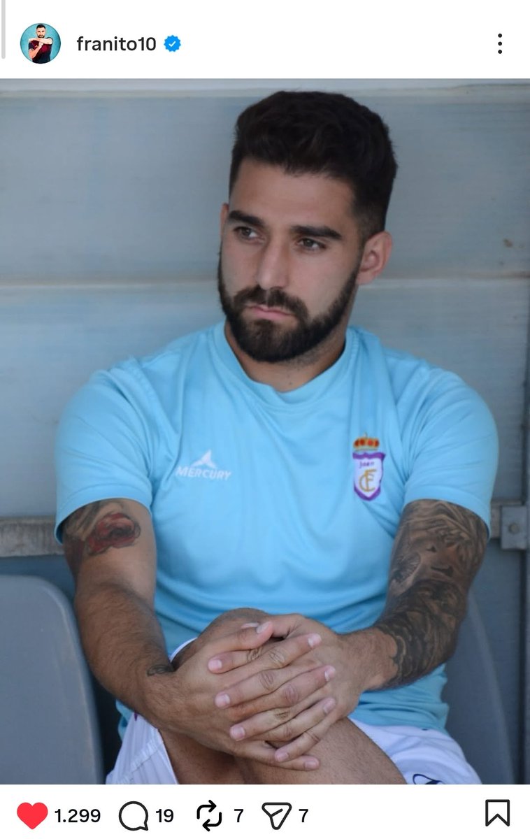 Que opináis?

Hay muchisimo revuelo ahora por la foto que ha subido Fran Hernandez.

Os gustaria su vuelta al Real Jaén?