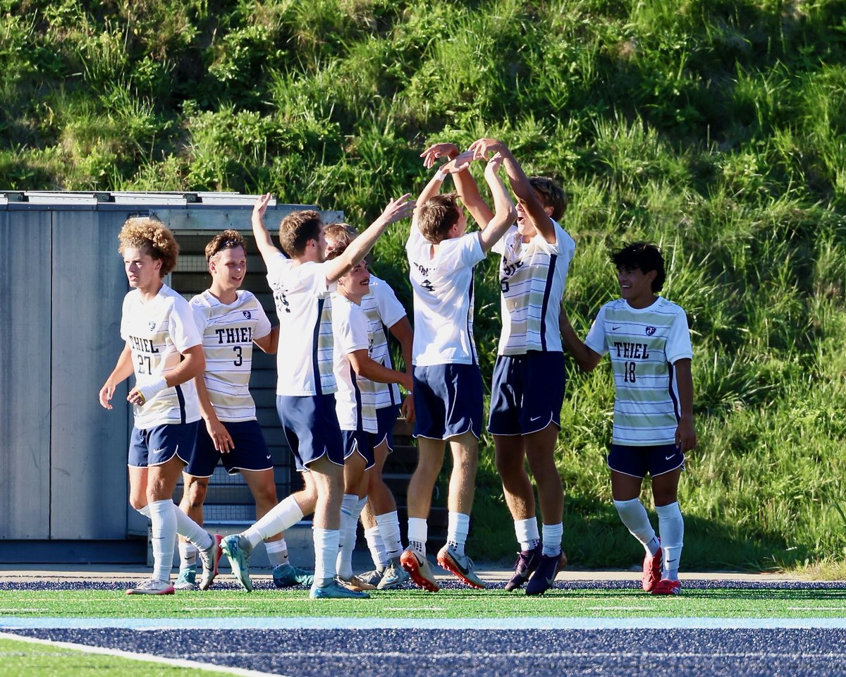 Thiel Athletics tweet media