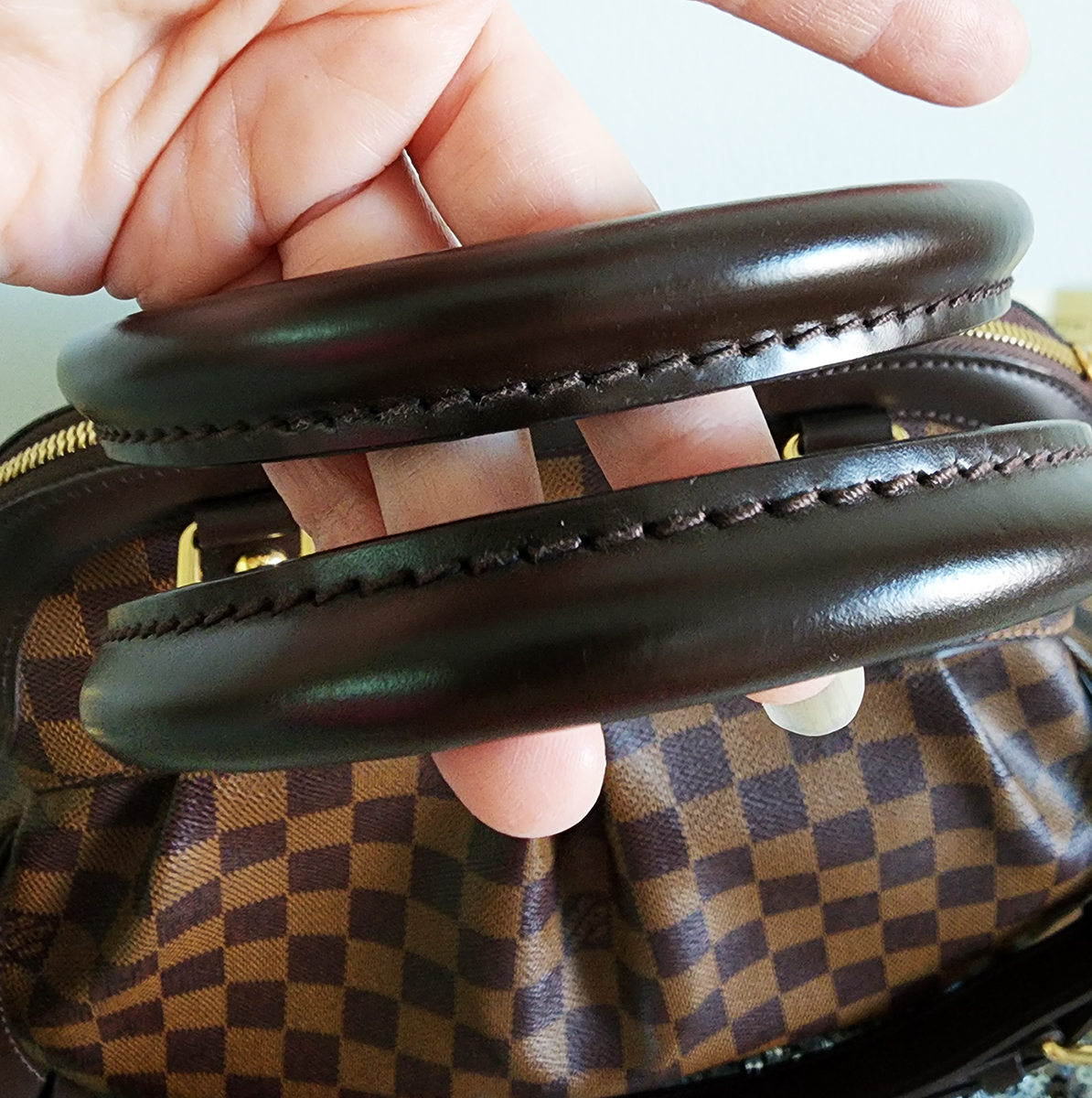 nootippie's tweet photo. 📌ส่งต่อ #LouisVuitton ช็อปฝรั่งเศส แท้ 100%
Trevi GM ใหม่มาก สวยมากหนังแน่น ไม่ลอกไม่รอย 
อุปกรณ์ครบ การ์ด เก็บแทบไม่ได้ใช้ คุ้มมาก
🔥36,000 บ. สนใจ DM เลยค่า มีใบเดียว 👜
#แบรนด์เนม #กระเป๋าแท้ #ลดราคา #LV #กระเป๋าแบรนด์เนมมือสอง https://t.co/6fo2BRjPxB