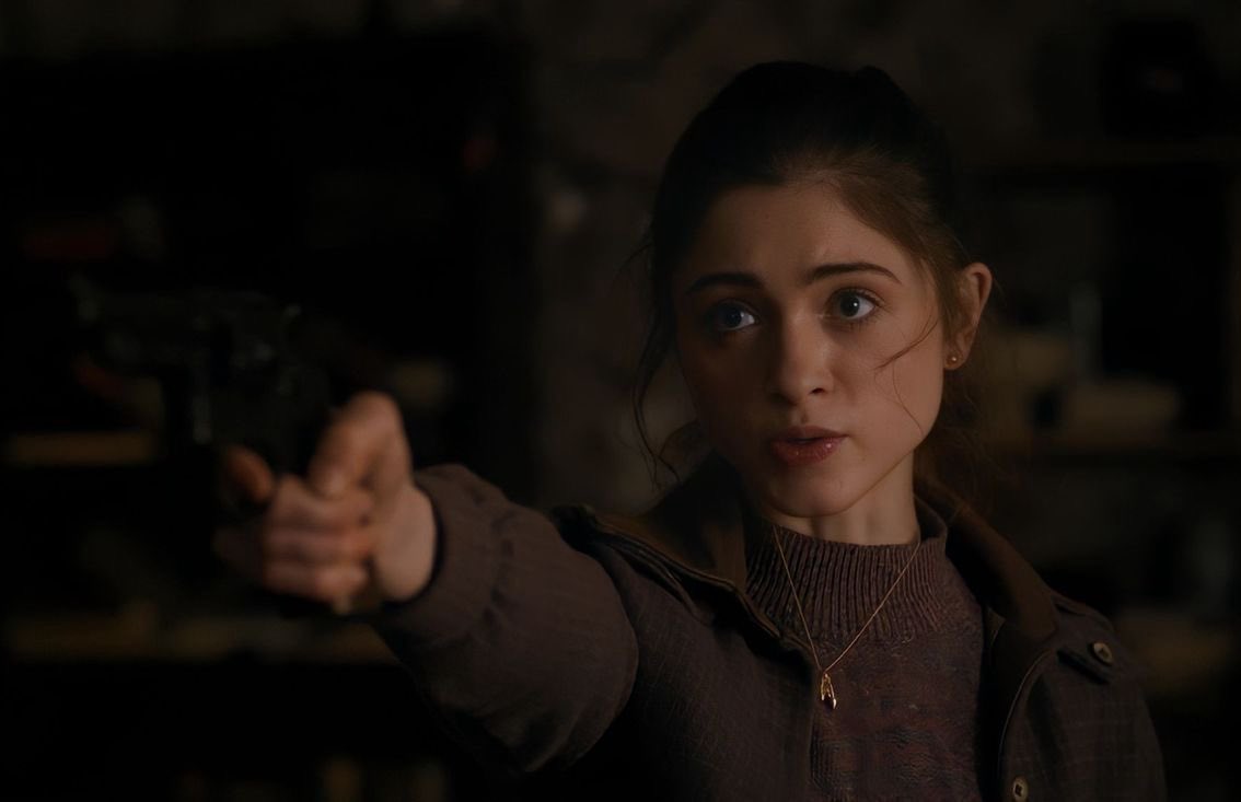 nataliasfilm's tweet image. my favourite genre is nancy wheeler with guns