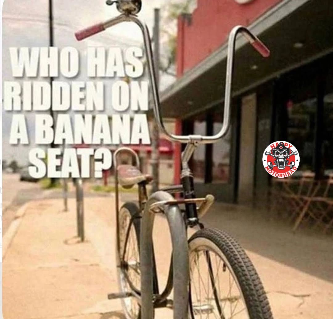 HappyMotorhead's tweet image. Be honest: Who here rocked a banana seat bike with sky-high ape hangers back in the day? 

Bonus points if you popped wheelies or gave rides to your crush! 🚲🍌

#BananaSeat #RetroBike #70sKid #Nostalgia #BikeLife #ChildhoodMemories