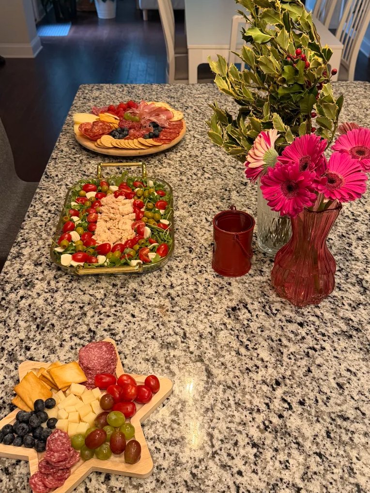 Rayacertae's tweet image. You are allowed to be both a masterpiece and a work in progress at the same time.