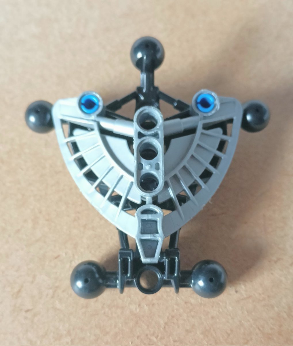 Adam76102775's tweet photo. The Hordika armor piece works really well with the 2010 Hero Factory torso
#LEGO #Bionicle #LEGOBionicle #HEROFACTORY #LEGOHEROFACTORY #MOC https://t.co/c8P6bcOdWl