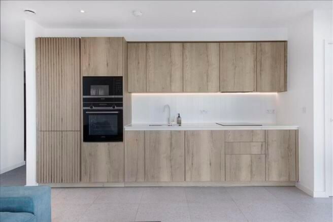 LookProperty's tweet image. TO LET 🏡

5 Tapestry Way , Whitechapel 📍

£2,400pcm 💷

- New Build
- 15th Floor Apartment
- Fully Furnished
- Amazing Views Across London
- Cinema Room
- Gymnasium
- 24hr Security
- Concierge Service
- Energy Rating B 

rightmove.co.uk/properties/169…