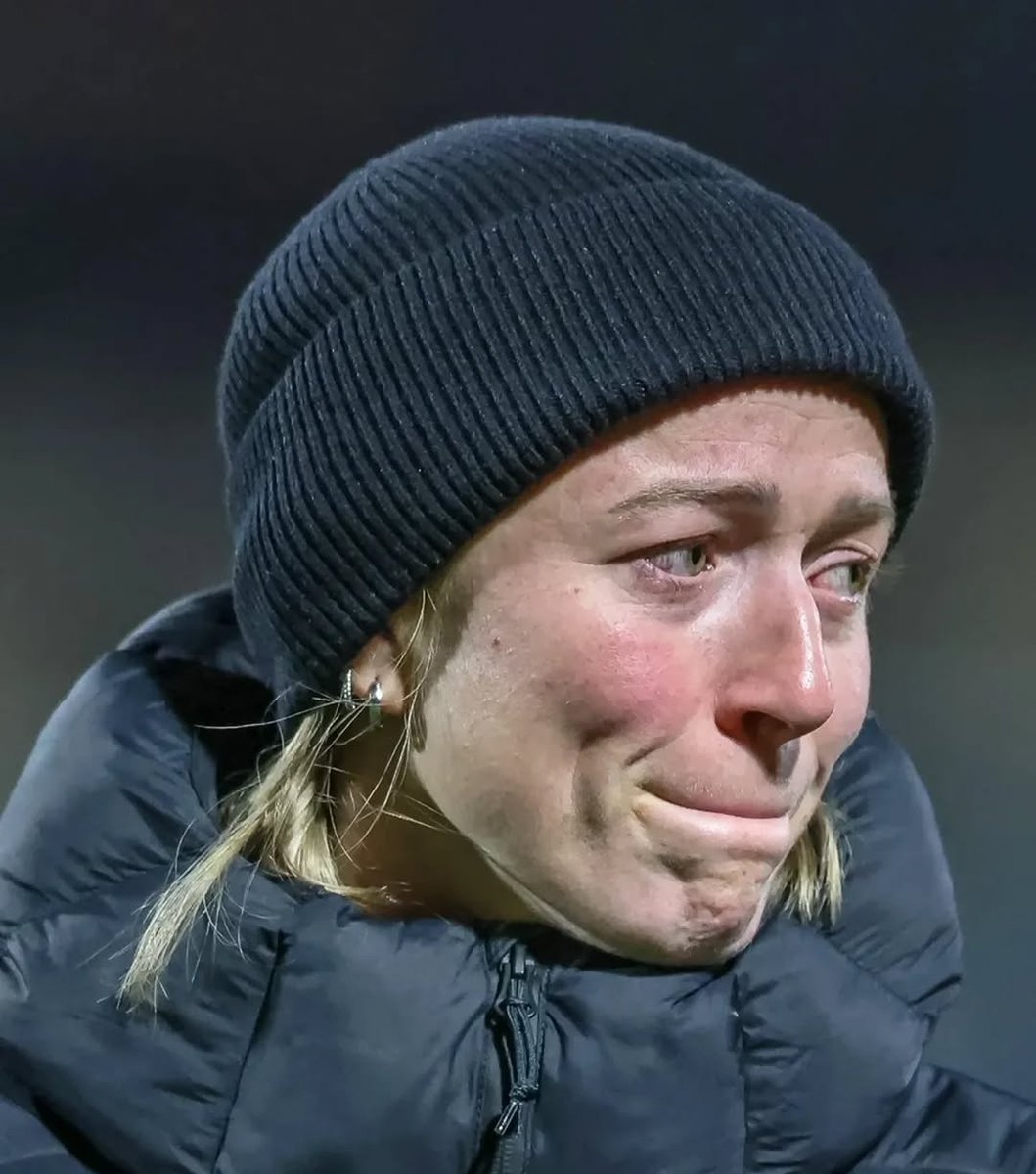 mundopelotanet's tweet image. 🥺🇩🇪 Lea Schüller se despidió ayer entre lágrimas de sus compañeras y afición del Bayern Münich.

La atacante dejará el cuadro bávaro después de 6 temporadas y todo apunta a que será nueva jugadora del Manchester United de la #BarclaysWSL.