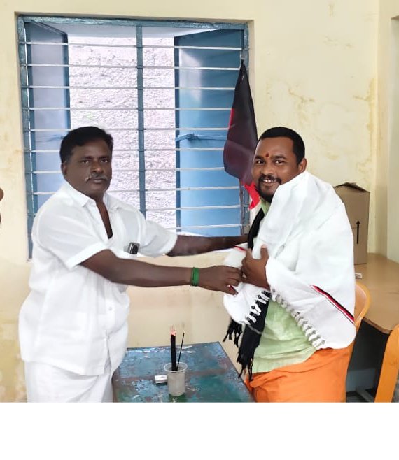 NManikanda88360's tweet photo. தலைநிமிரும் தமிழ்நாடு.! ஸ்டாலின் தொடரட்டும் தமிழ்நாடு வளரட்டும்.! பெண்களின் உரிமைக்காக குரல் கொடுக்கும் மற்றும் கல்வி தந்தை.!திரு.முக.ஸ்டாலின் அவர்களின் சாதனைகள் மீண்டும் தொடர்வதற்காக.திமுக ரிஷிவந்தியம் கிழக்கு ஒன்றியம் சீர்ப்பனந்தல் கிளை மற்றும் இளைஞரணி சார்பாக பொதுக்கூட்டம்🖤❤️ https://t.co/EvE8pnfBIH
