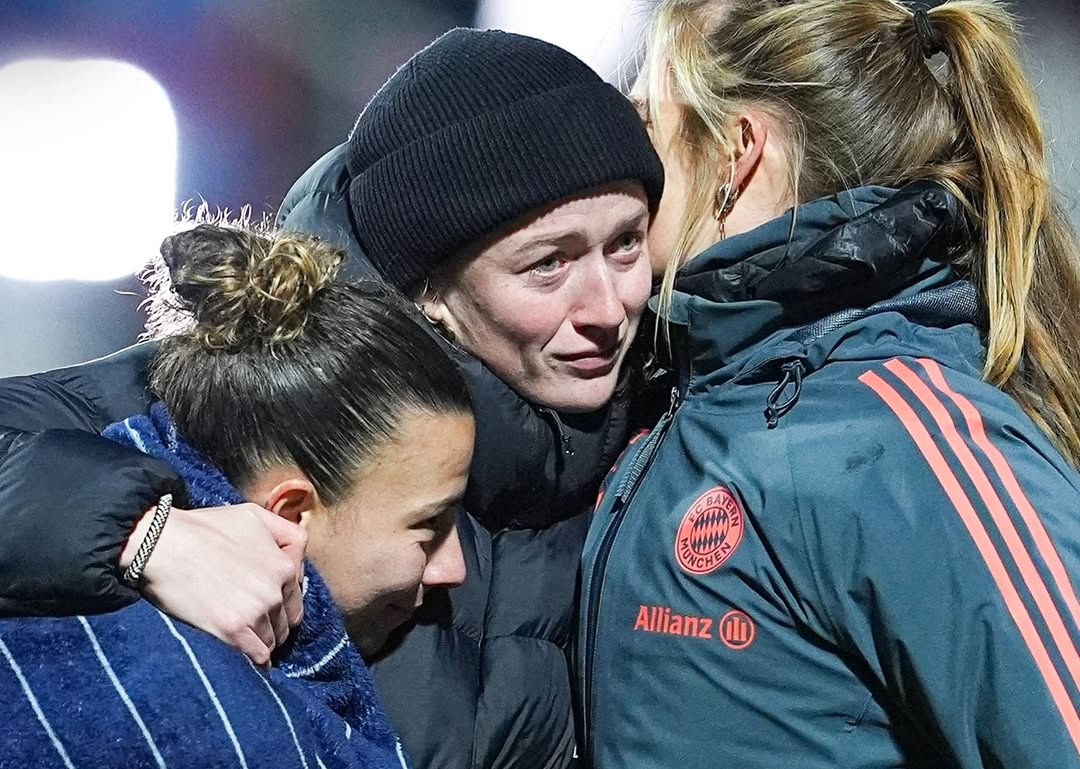 mundopelotanet's tweet image. 🥺🇩🇪 Lea Schüller se despidió ayer entre lágrimas de sus compañeras y afición del Bayern Münich.

La atacante dejará el cuadro bávaro después de 6 temporadas y todo apunta a que será nueva jugadora del Manchester United de la #BarclaysWSL.