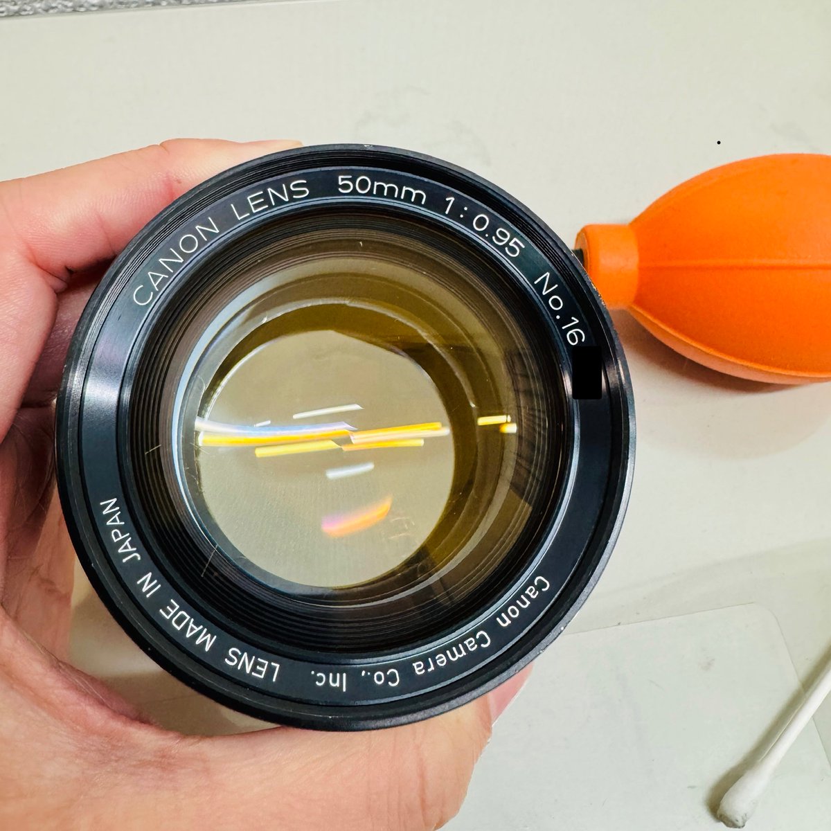 dkcamera2027's tweet image. Today’s inspection.
Canon 50mm F0.95.

Looking through f/0.95 glass,
time feels slightly distorted.

#CameraInspection #VintageLens #Canon
