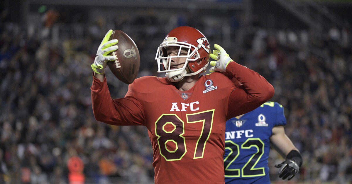 The_Daily_Chief's tweet photo. Travis Kelce was named to the Pro Bowl! 🔥😈

Appreciate everyone who helped in the fan vote! ❤️‍🔥

Now let’s win him the #WPMOYChallenge 

To vote, simple retweet this post 🔁

#WPMOYChallenge + @tkelce https://t.co/ufZrHN4Dvj