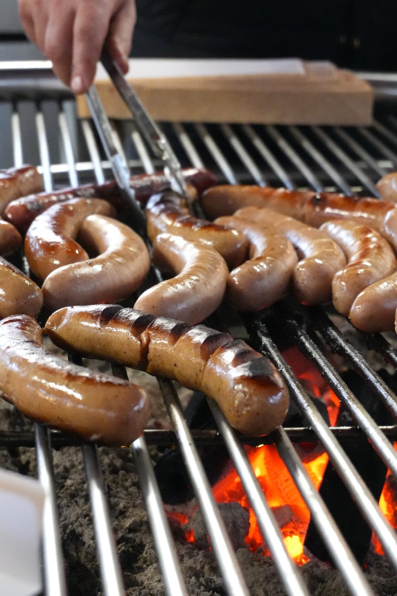 🎄 Last few days of Christmas on the Square! 🎄

The retail huts and Santa's Grotto are now closed, but the fun isn't over just yet!

You can still swing by Salisbury Snowglobe for a drink or grab some delicious street food on the Guildhall Square until 31st Dec!🍷✨
