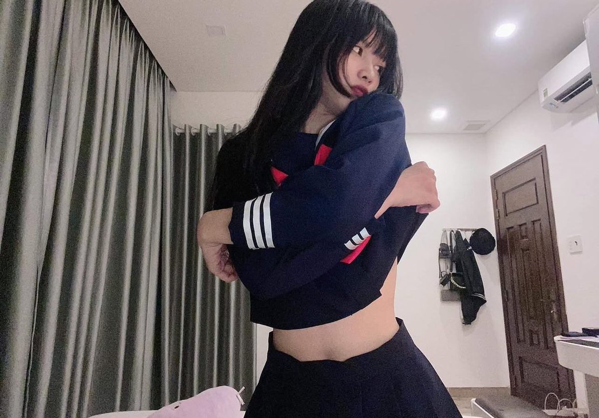 markeymaker's tweet image. 这里是兔兔哟
因为没有人给我生活费了
兼职还没有找好
希望做🚪妹可以让我生活的好一些
不喜欢口嗨的人
欢迎宝贝找我互转互fo ～
#门槛 #门槛妹 #女大 #反差 #金主爸爸 #求包养 #陪玩 #陪聊 #情绪价值 #非绿 #线下 #电子女友