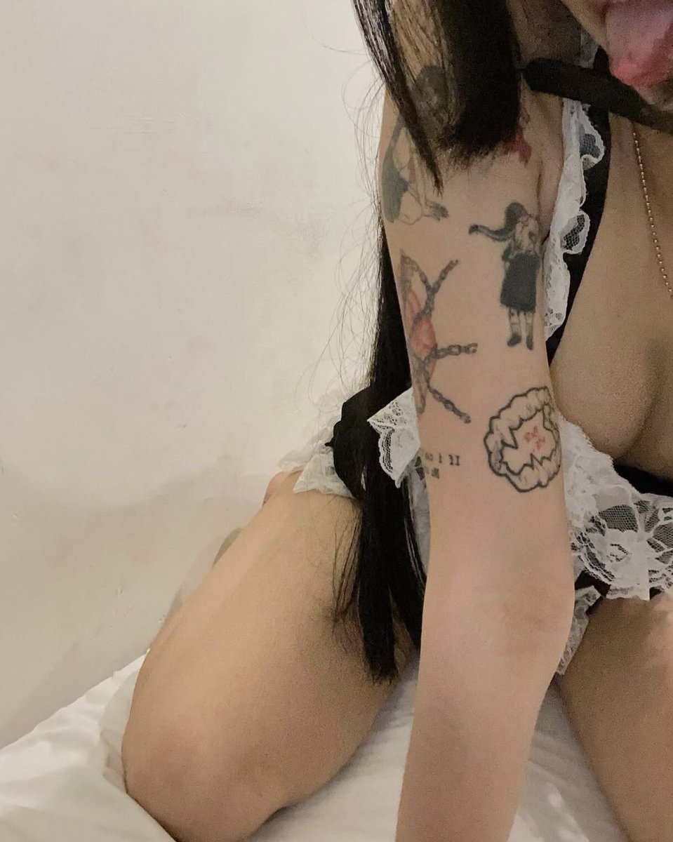 markeymaker's tweet image. 这里是兔兔哟
因为没有人给我生活费了
兼职还没有找好
希望做🚪妹可以让我生活的好一些
不喜欢口嗨的人
欢迎宝贝找我互转互fo ～
#门槛 #门槛妹 #女大 #反差 #金主爸爸 #求包养 #陪玩 #陪聊 #情绪价值 #非绿 #线下 #电子女友