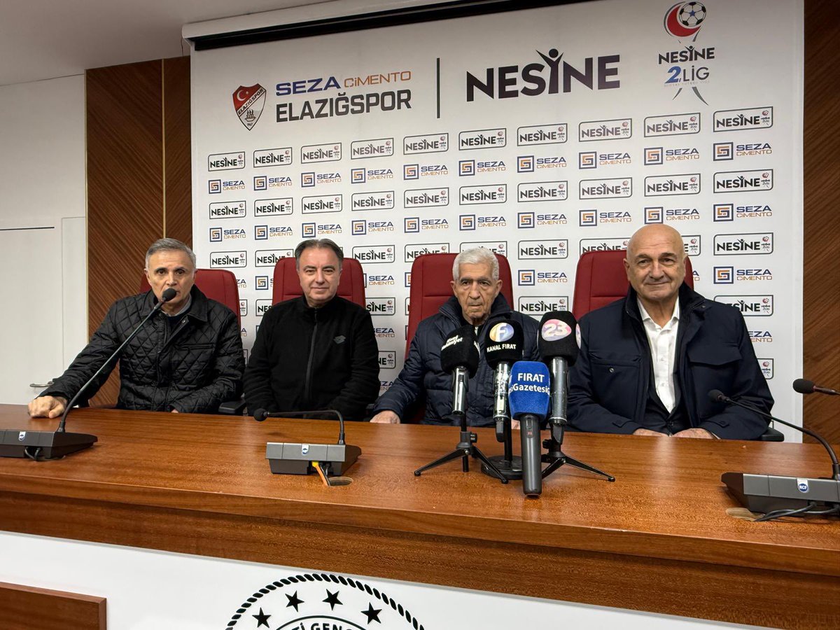 Türk futbolunun önemli değerleri, efsane Mehmet Ekşi, Ulvi Güveneroğlu Ve Hıdır Bilek‘le birlikteyiz…
<a href="/UlviGuveneroglu/">Ulvi Güveneroğlu</a>