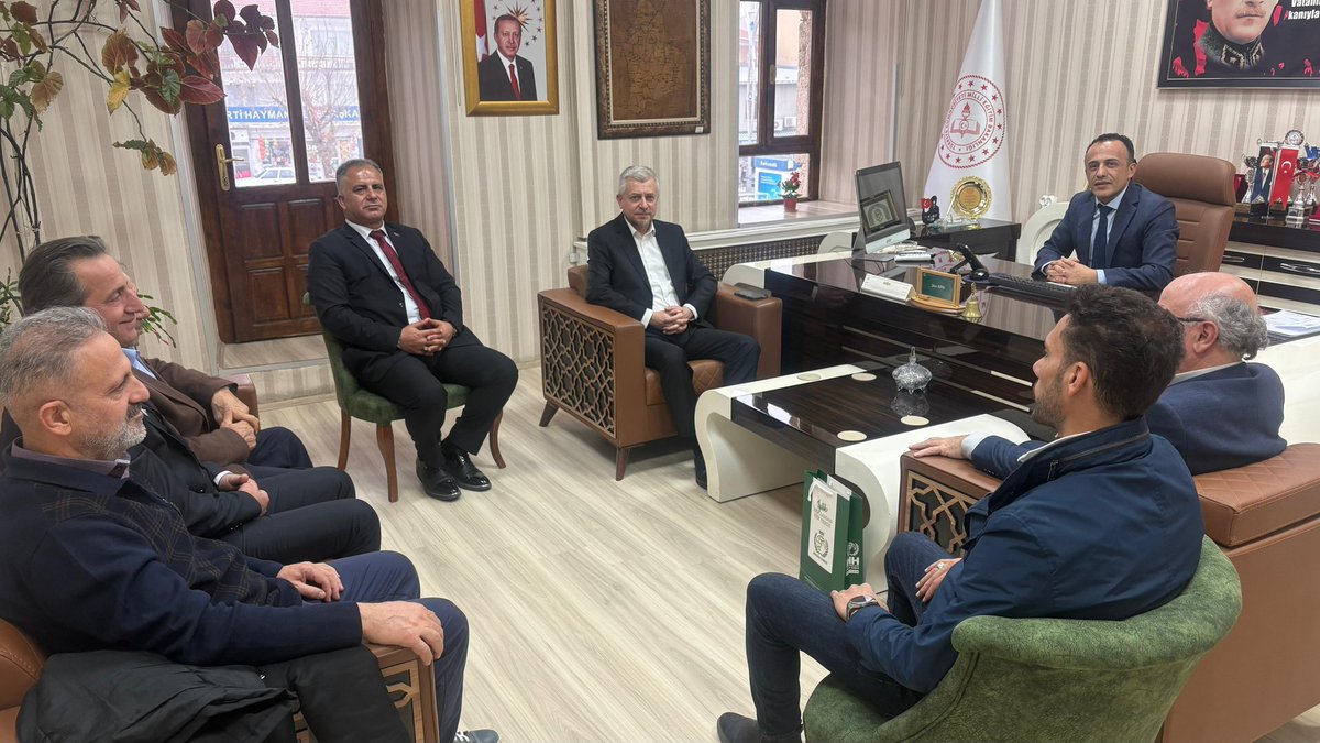 İlçemiz okullarında sürdürülmekte olan "Yetim Kardeş" projesi kapsamında İHH temsilcileri ve İYS Ankara Milli Eğitim Koordinatörü Sayın Osman KANCA Müdürlüğümüze ziyarette bulunmuşlardır.