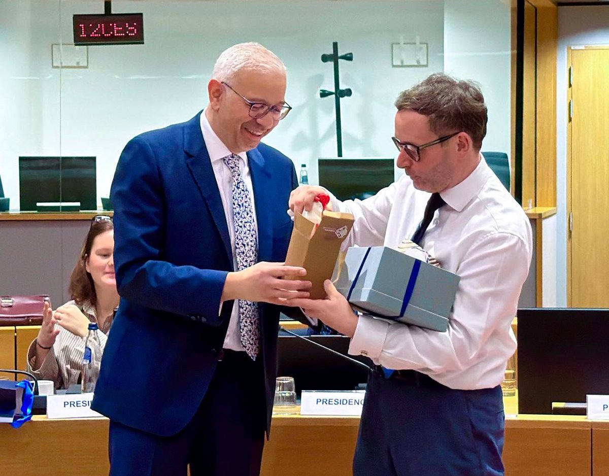 CY2026EU's tweet photo. In keeping with Council tradition, Permanent Representative Christina Rafti and Deputy Permanent Representative @GIoannidesCY exchanged gifts with their Danish counterparts at the last #COREPER meetings under the Danish Presidency of the Council of the EU last week.
⏳ 8 days to go! 🇩🇰 → 🇨🇾
#CY2026EU