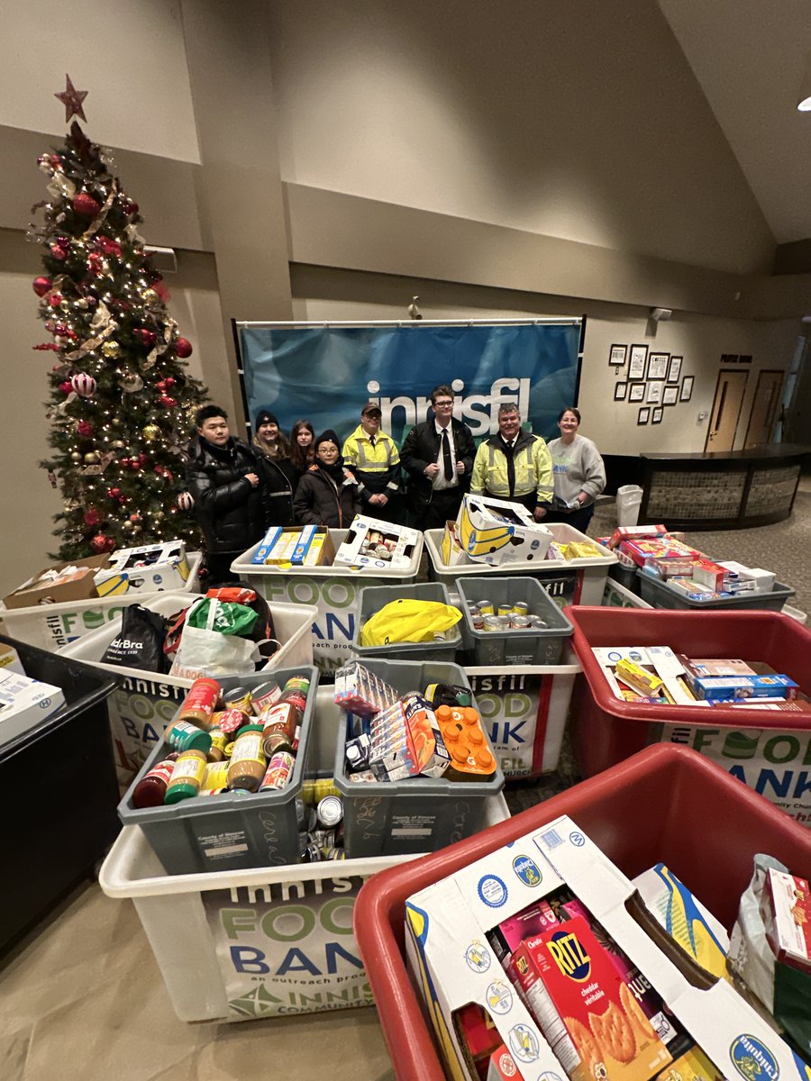 A HUGE #THANKS 👏 to #Innisfil PUBLIC who donated DEC.20/2025 w/ <a href="/SJA_York/">SJA York Region</a>'s #FILLanAMBULANCE 🚑 w/🥫 FOOD for #InnisfilFoodBank. YOU helped FILL 1x🚑 w/ 2,146 lbs🥫 &amp; $1,149 in donations. 👏 TY John's <a href="/nofrillsCA/">No Frills</a> Innisfil for hosting!

<a href="/SJAOntario/">St.John Ambulance ON</a> | <a href="/LynnDollin/">Lynn Dollin</a> | @TownofInnisfil