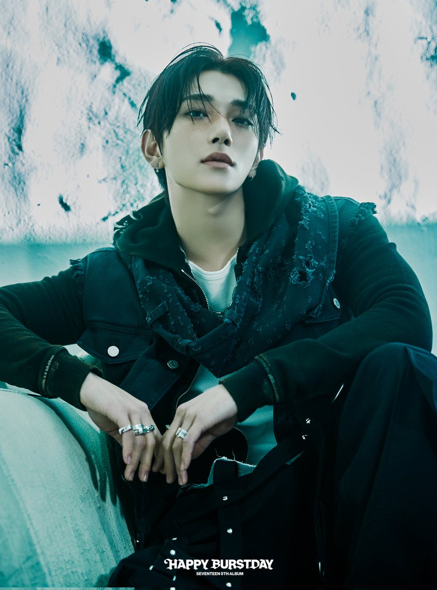 about_17_13's tweet image. Billboard names JOSHUA of SEVENTEEN as the 2nd Top K-Pop artist of 2025