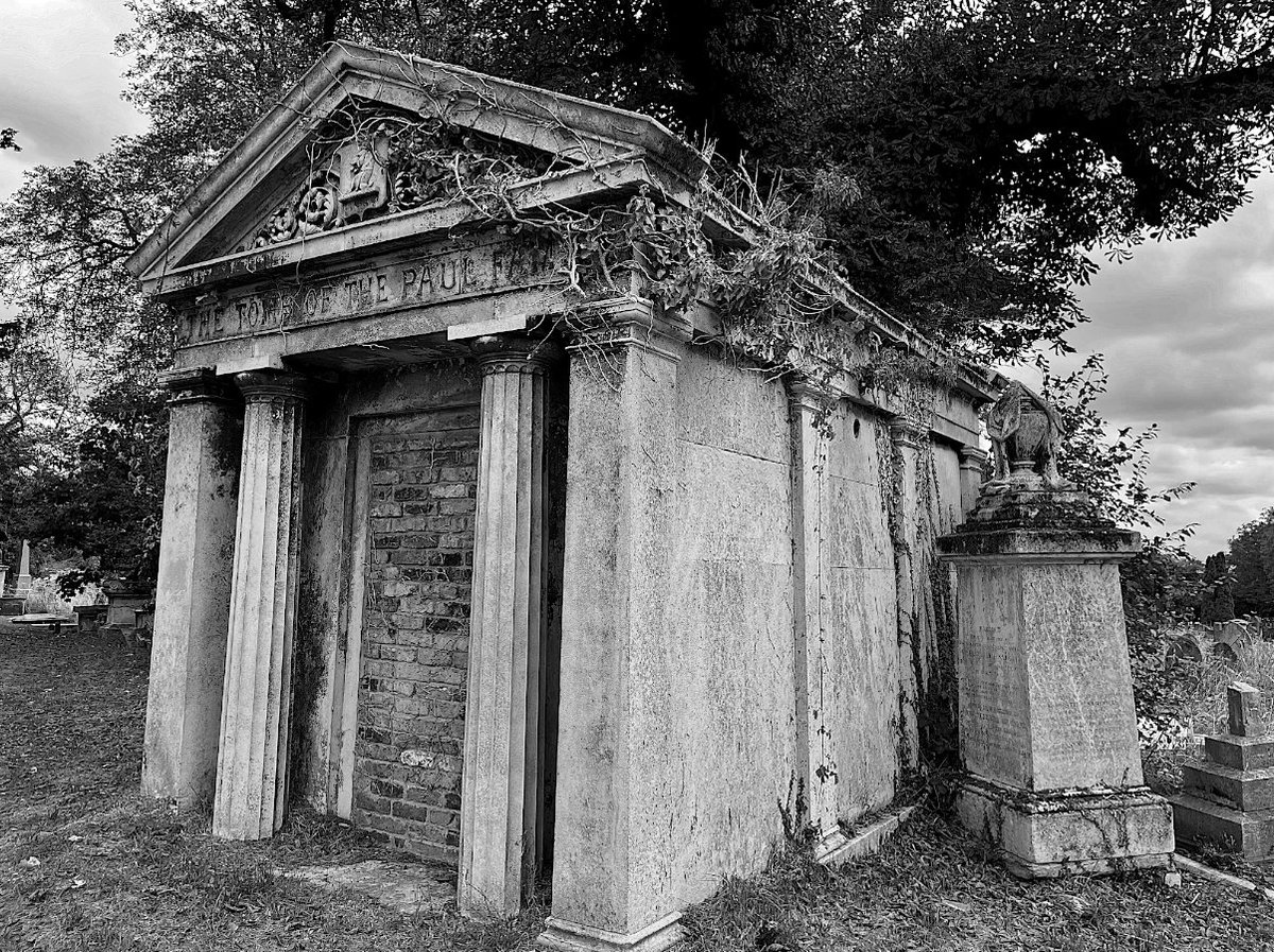 Once you've seen tombs described as 'dream incubation chambers for the dead', it's hard not to think of what those dead dreams might be. Are they remembrance of sunlight or an enfolding of shadows, rage against brick thwarted access to the corpse paths? – #MattAdams