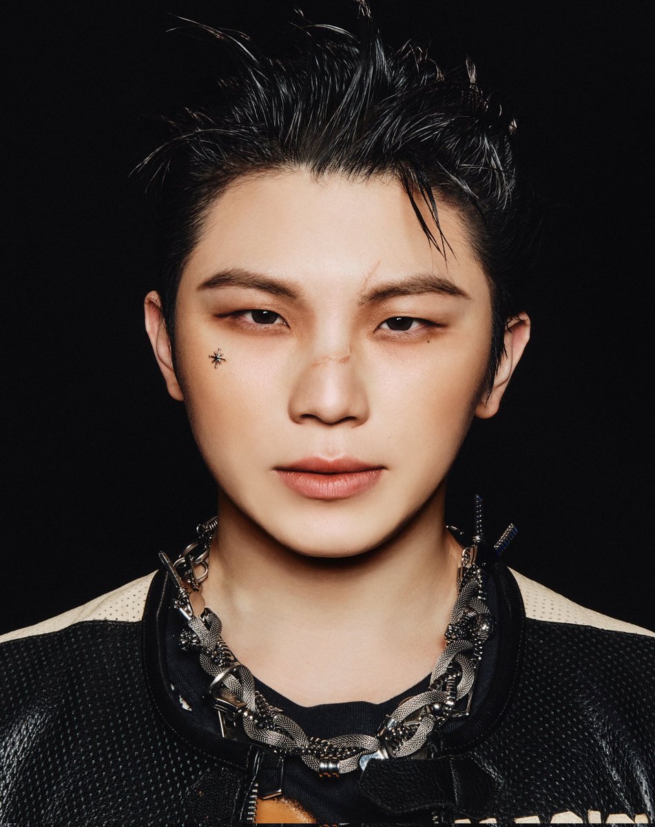 about_17_13's tweet photo. Billboard names WOOZI of SEVENTEEN as the 5th Top K-Pop artist of 2025 https://t.co/VLVa0iROFZ
