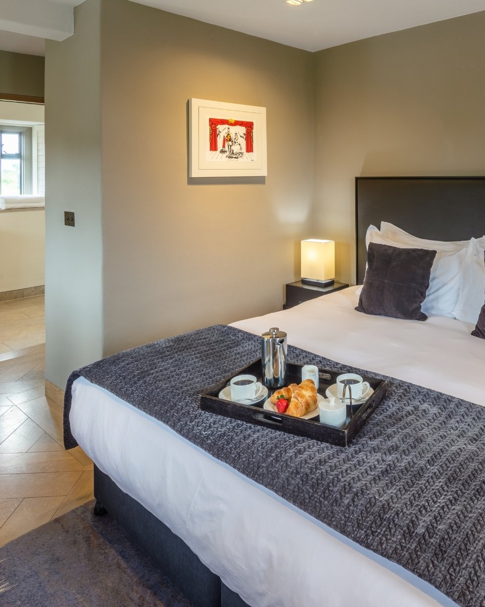 Roch Castle tweet media