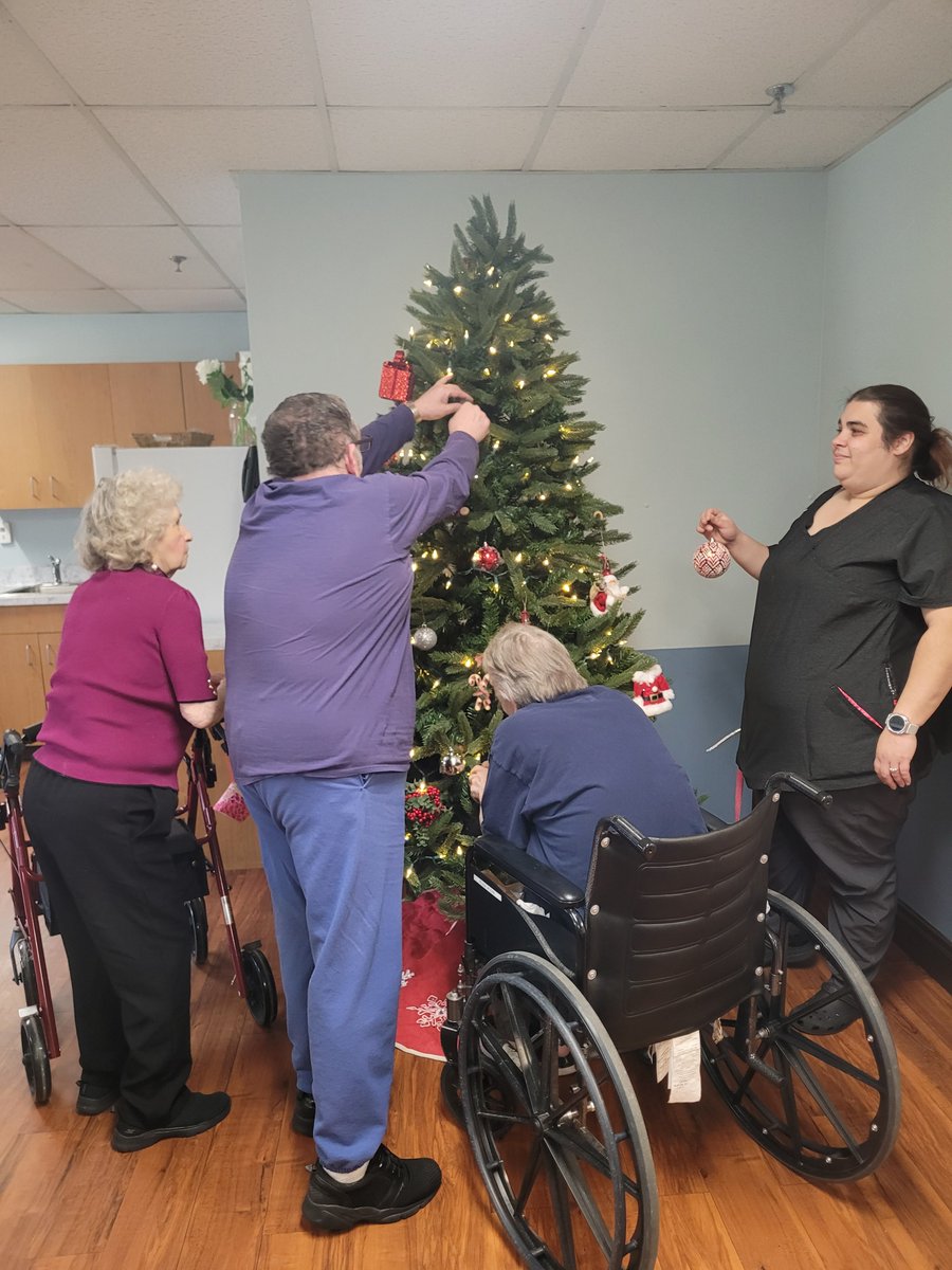 NextStepHC's tweet image. There's no shortage of holiday cheer at Oakhill Healthcare! #holidays #cheer #Santa #decorating #team