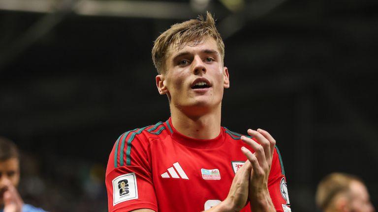 iMiaSanMia's tweet photo. Bayern are keeping tabs on Cardiff and Wales centre-back Dylan Lawlor (19). Vincent Kompany is understood to be watching Lawlor after his former teammate and assistant, and current Wales coach Craig Bellamy, gave him a nudge about the player's potential. Premier League scouts have also been watching Lawlor [@alex_crook, @JackJ_]