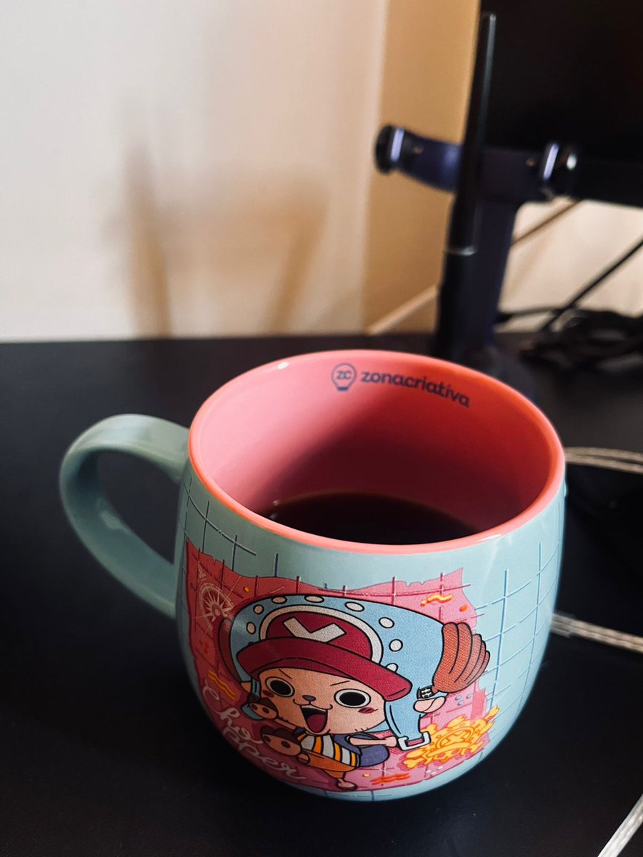 32 graus na sombra. Eu automaticamente: Hmm, clima bão pra tomar um cafézin