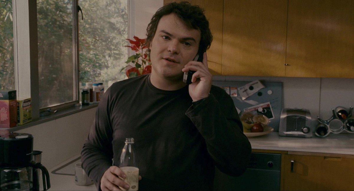 zoeloveshouses's tweet image. watching the holiday for the first time in years and kate winslet’s character is living my dream: goes to la, watches a bunch of movies, and falls in love with a guy who lives in a neutra house