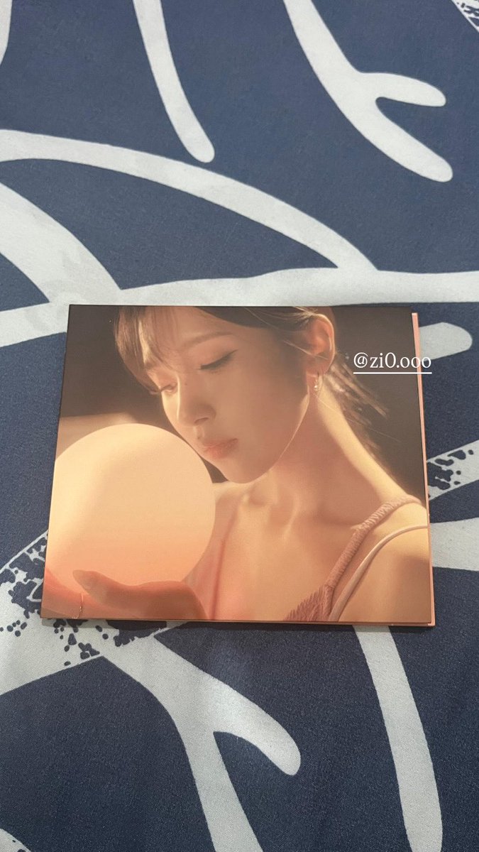 Na_zioo's tweet image. [WTS]

WITH YOU-TH 13th Mini Album (Mina Digipack)

Price: RM75 (negotiable)

📍On Hand (Unsealed)
📍Packaging Fee : RM4.00
📍Postage Fee WM RM8.00/EM RM16.00
📍Self-pickup available if you prefer 💗 (Shah Alam/Subang area)

DM me if you are interested 💌
#pasarTWICE #twice