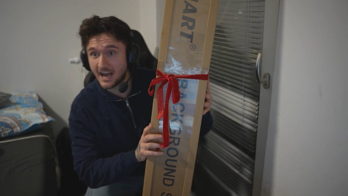 realpaffss's tweet image. ratet mal was ich da von @dieanic bekommen hab :)