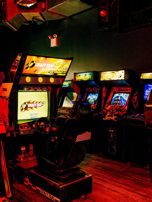 Crazy Taxi! #arcadegames #pinball #gamerooms #retrogaming #retrogamers #vintage #retro #giftsforher #giftsforhim #homeentertainment #holidays #Christmas #holidaygifts #gifts  818-246-2255