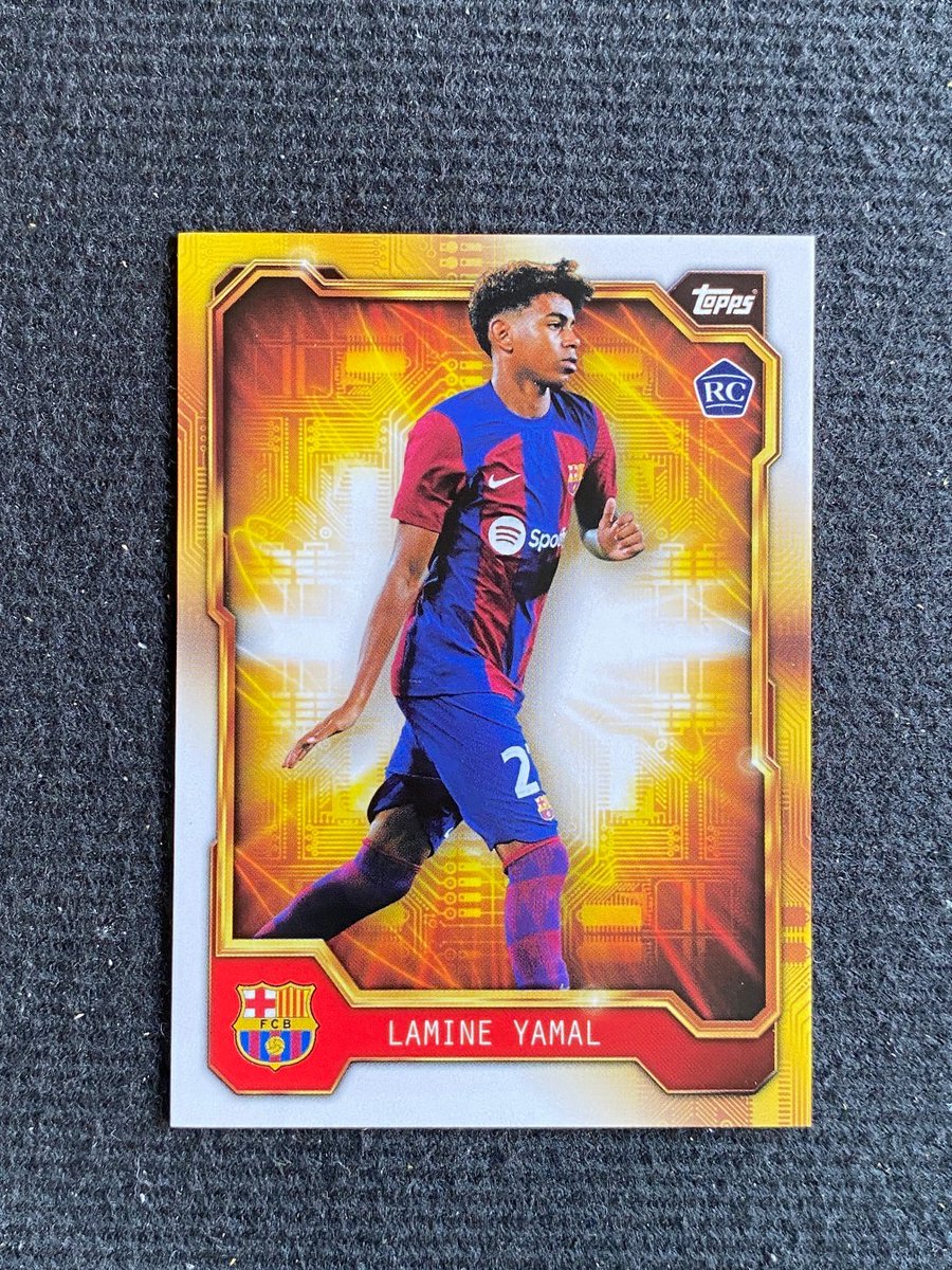 FCBarcelonaBay's tweet image. Lamine Yamal 2023-24 Topps FC  Fan Set Golden Futures RC #BARG-3 -a  
🔗 ebay.com/itm/2978563761…  
 #ad