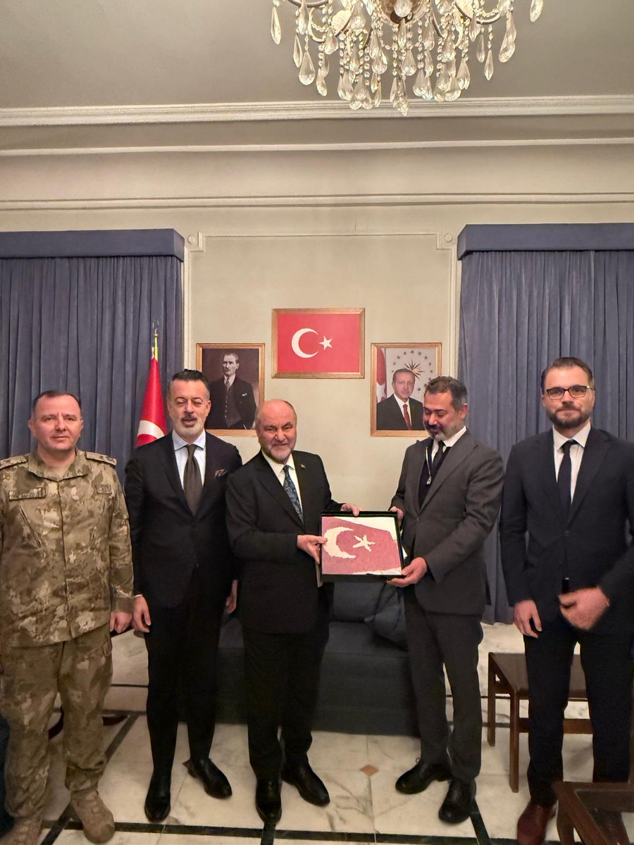 Dün (22Aralık) itibariyle bir yıldır sürdürmekte olduğum Şam Maslahatgüzarlığı görevimi tamamlayarak Nuakşot Büyükelçiliği görevime yeniden başladım. Şam görevim süresince beraber çalıştığım mesai arkadaşlarımın büyük desteğini gördüm. Her birine ayrı ayrı teşekkürü borç bilirim.