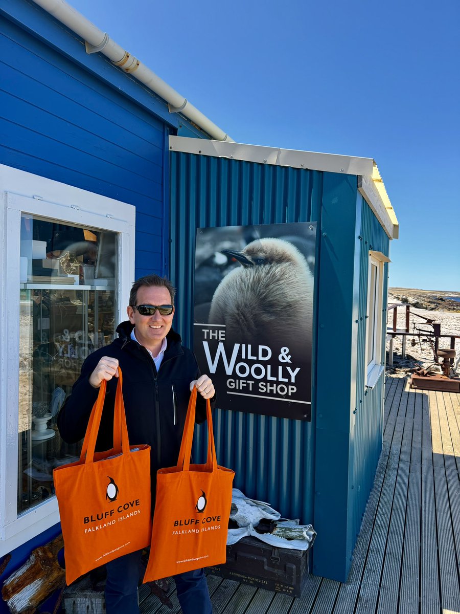 Colin_M_R's tweet photo. Great visit to @bluffcovelagoon today. Thank you to Hattie, Kevin and their amazing team. A v special place. Stunningly beautiful and our first #Falklands #King #Penguins. Delicious cake and even some last minute #christmas shopping! https://t.co/qQDJ75WFDA