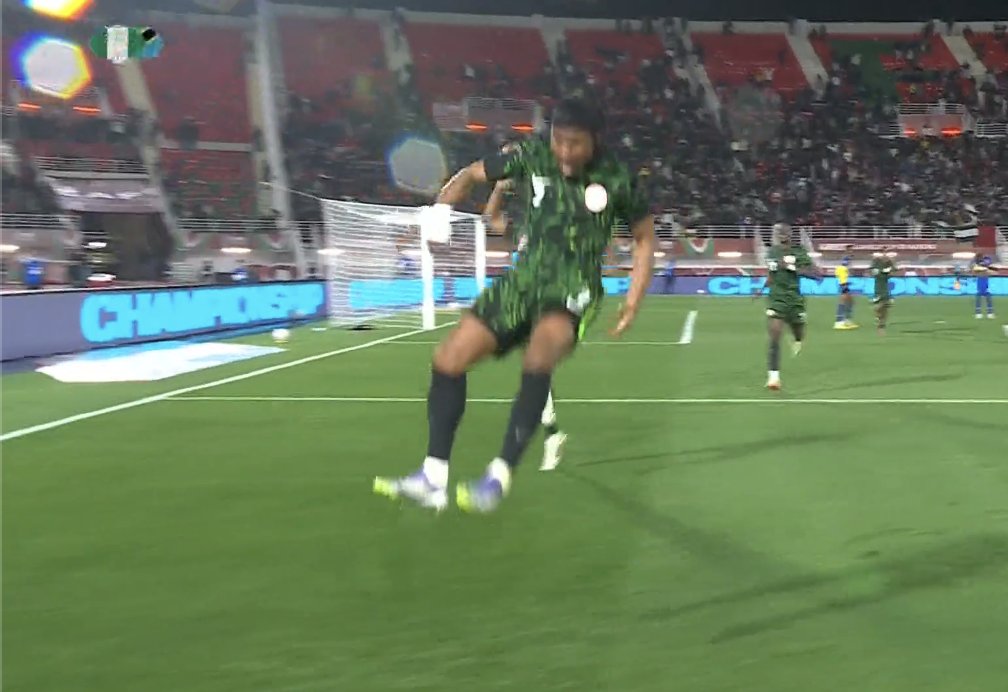 digitsfx's tweet image. GOALL! LUKEMAN HELPS NIGERIA RETAKE THE LEAD
GOAL 🥅 52'min 
Nigeria 🇳🇬 2-1 🇹🇿 Tanzania

Loookmannn ⚽️ 

BEST GAME OF THE TOURNAMENT SO FAR! #AFCON2025 #NGATAN