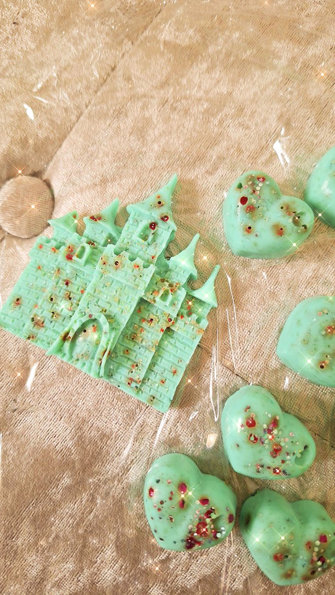 seatangles     * tweet media