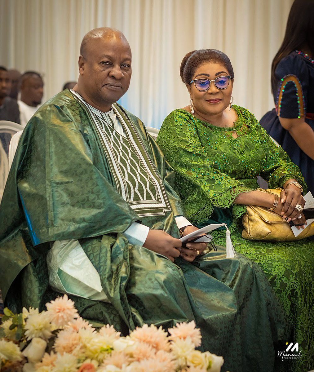 cdzas's tweet image. Merry Christmas from President John Dramani Mahama and First Lady Lordina Mahama 🇬🇭