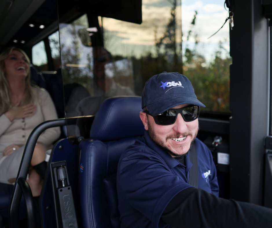 CJBUSLINES's tweet image. Let us get you home safely, just in time for the holidays 🎅✨
Plan your trip at hubs.ly/Q03Yx3yN0

#RideCJ