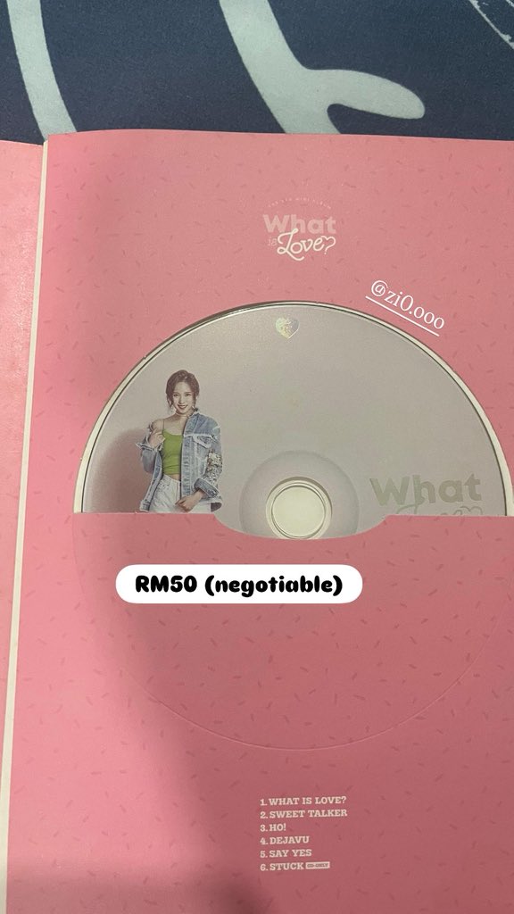 Na_zioo's tweet image. [WTS]

WHAT IS LOVE? 5th Mini Album (A ver. - MINA CD)

Price: RM50 (negotiable)

📍On Hand (Unsealed)
📍Packaging Fee : RM4.00
📍Postage Fee WM RM8.00/EM RM16.00
📍Self-pickup available if you prefer 💗 (Shah Alam/Subang area)

DM me if you are interested 💌
#pasarTWICE #twice
