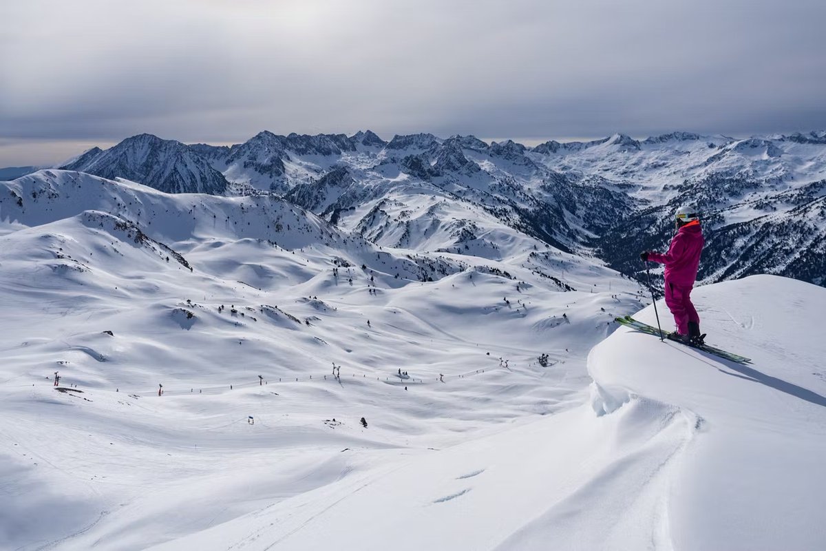 Etheria Magazine tweet media