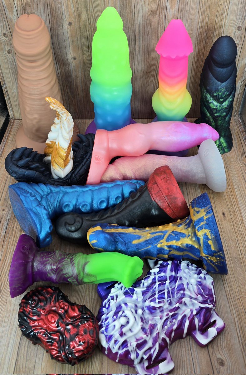 Good morning, and Happy Tuesday!

We are back in the shop and gard at work getting ready for our break!  Don't forget in about an hour at 12 PM ET, everyone order will move to processing on the 7th when we are back in the shop!

But until tomorrow and shipping we will be at it!