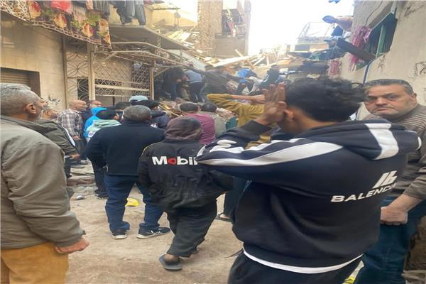 عاجل.. ننفرد بنشر أسماء المفقودين تحت أنقاض عقار إمبابة 