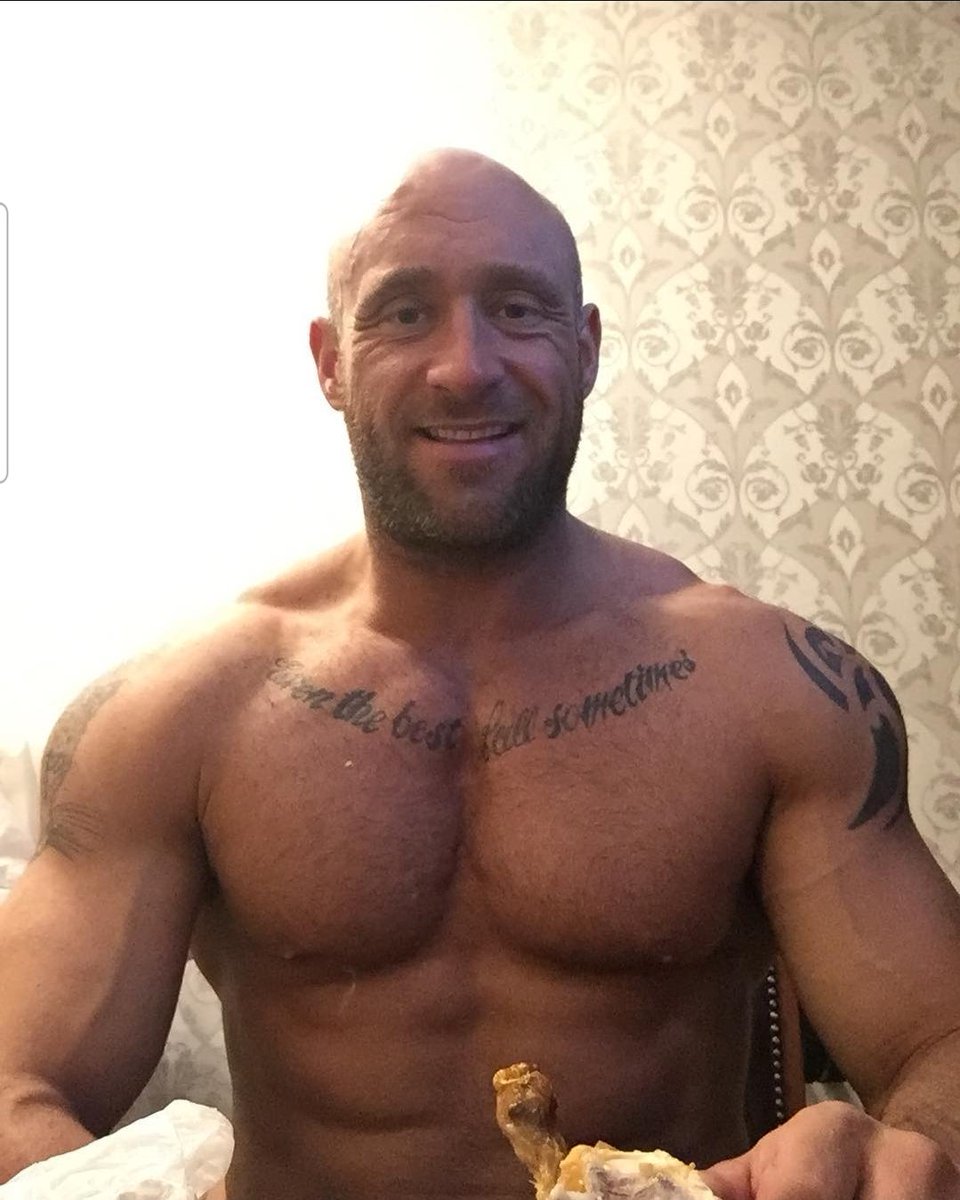 Stevejison's tweet image. Training sessions and it's time for some refreshment, I love what I like 🏋💪