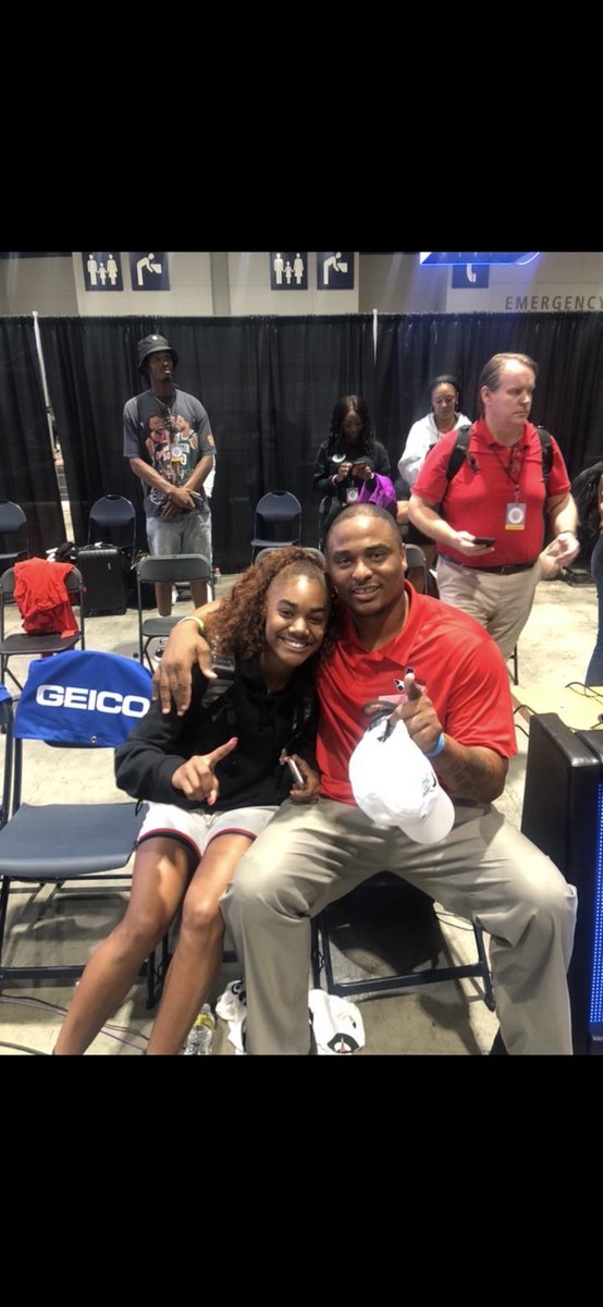 Omar Sneed tweet media