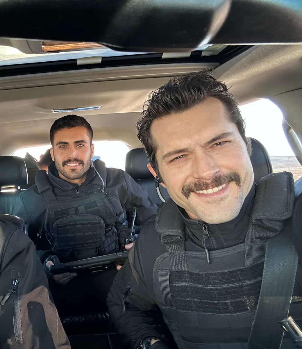 duzgorvehbi intagram : 
<a href="/DuzgorVehbi/">Vehbi Düzgör</a>

#AlperenDuymaz #BeklenenMehdi #Set