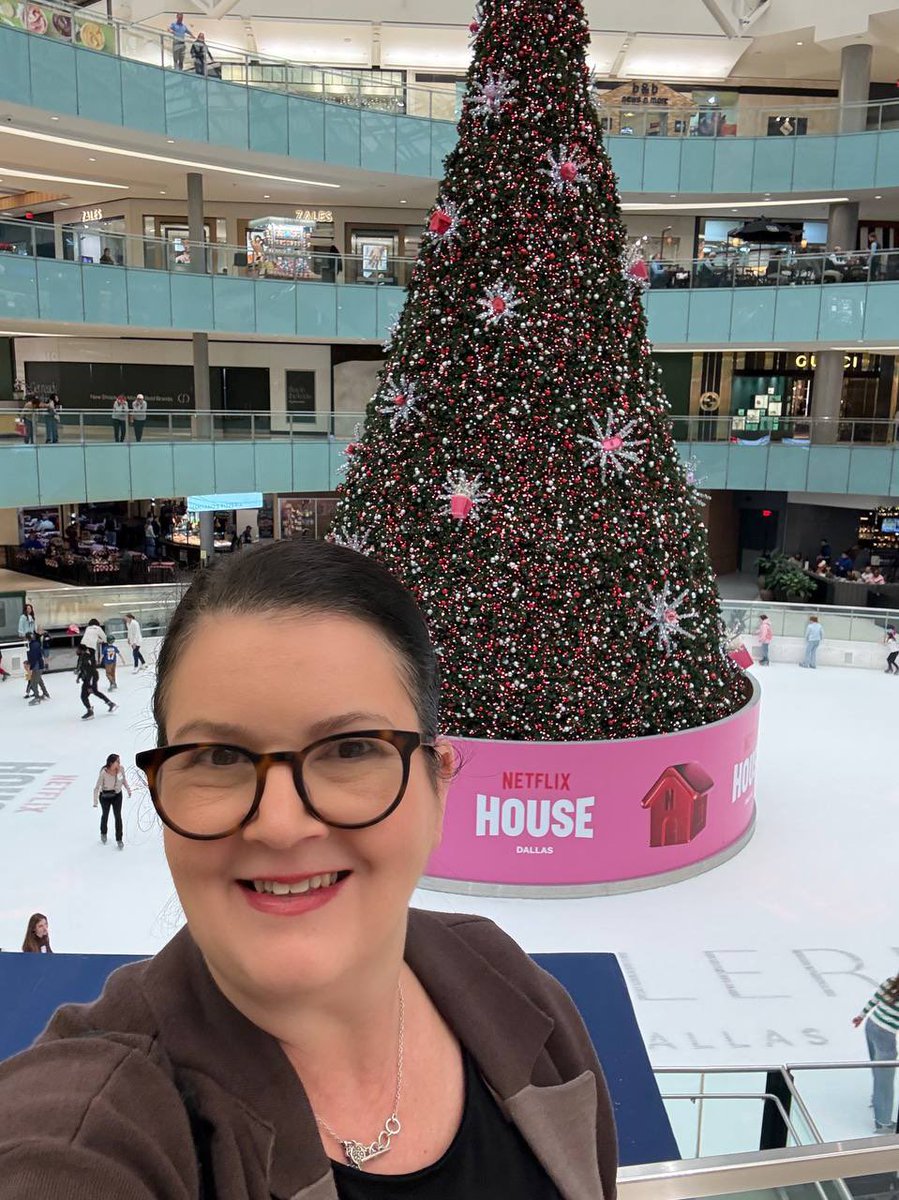 There’s beauty in consistency and trusting the process. It’s a season to spread love and show kindness. Shine and be the best 🥰🥰🎄🌲🎅