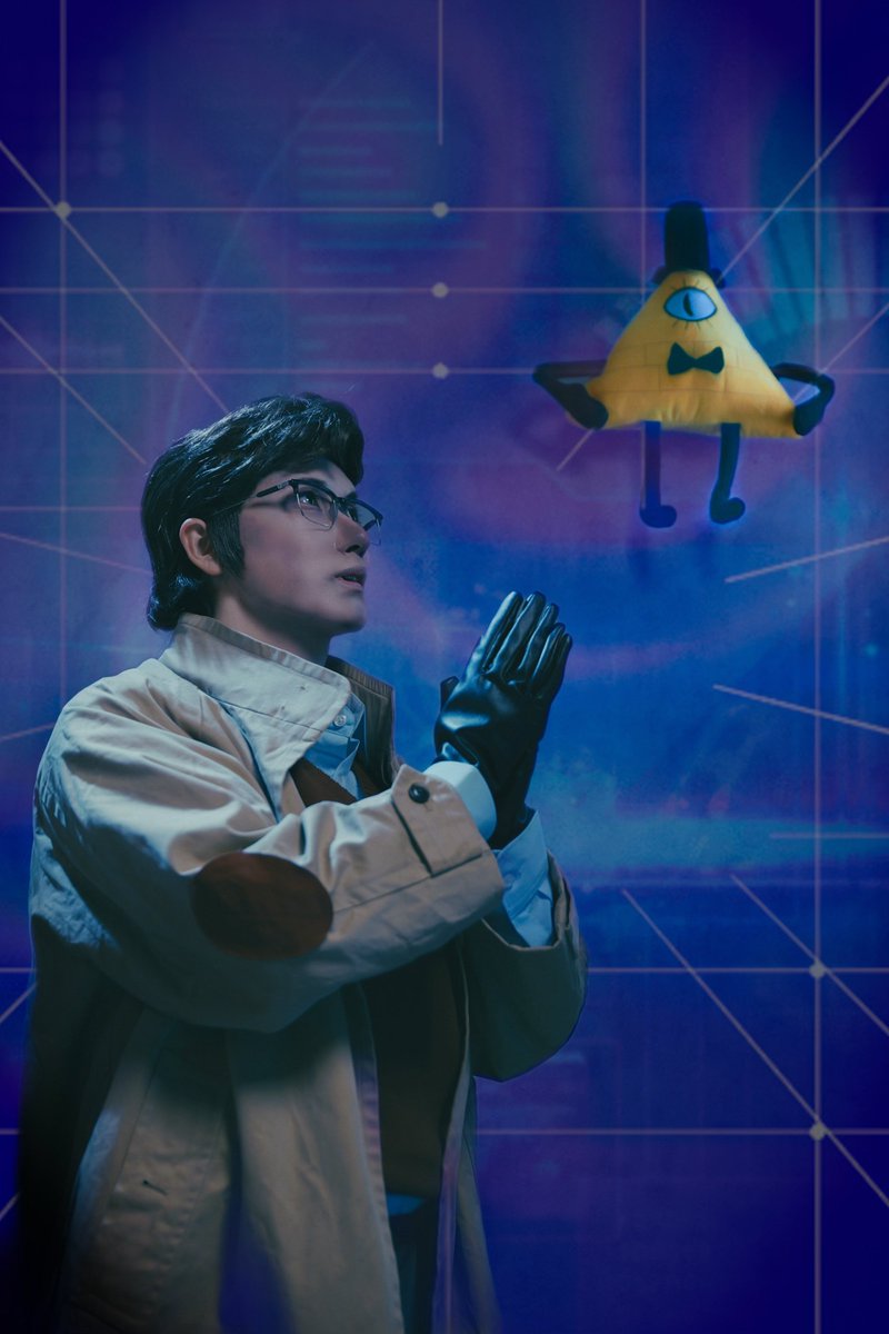 Gravityfalls △
 Stanford Pines 

"Bill... can I call you Bill? "

"YOU CAN CALL ME ANYTHING EXCEPT LATE FOR DINNER! HAHAHA! "

Photo by <a href="/creta8v/">鳩宿 くれた</a> 
#GravityFalls #gravityfallscosplay
#StanfordPines #BillCipher