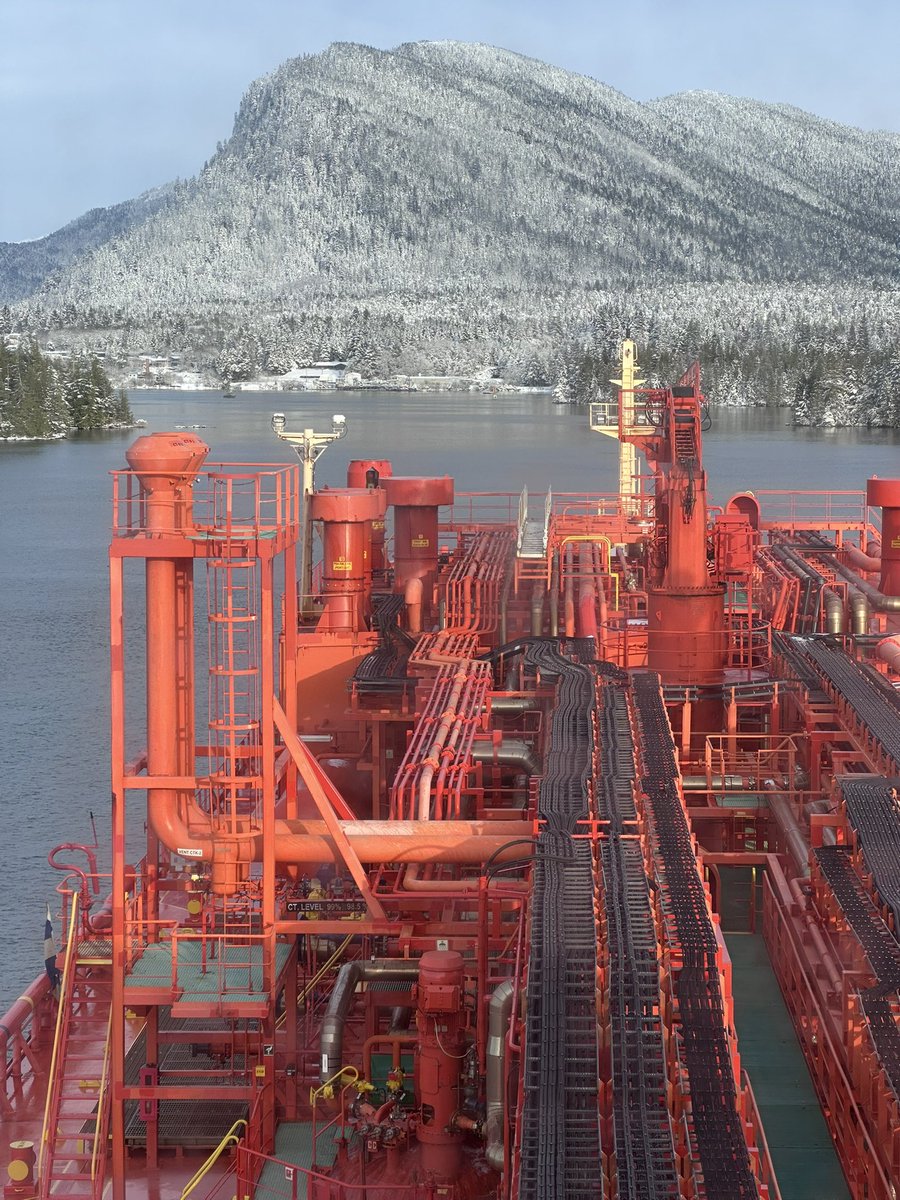 dbwillows's tweet image. Cold day arriving the LPG (propane) berth in Porpoise Harbour/Watson Island.  Port Edward, BC 🇨🇦