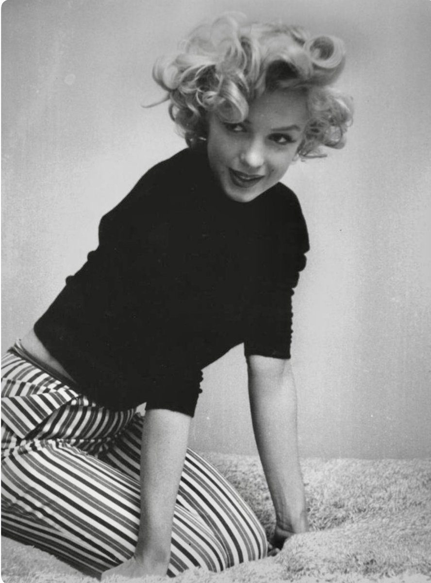 Marilyn and her Medusa hair! Photo by Ben Ross, 1953 💋
#MarilynMonroe